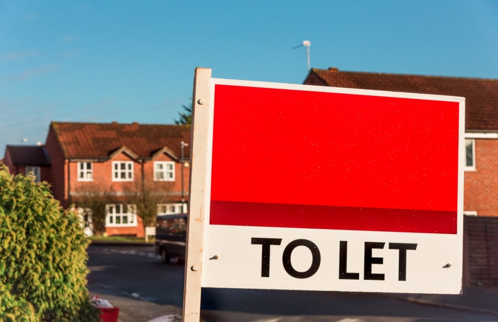 To let sign outside of UK houses